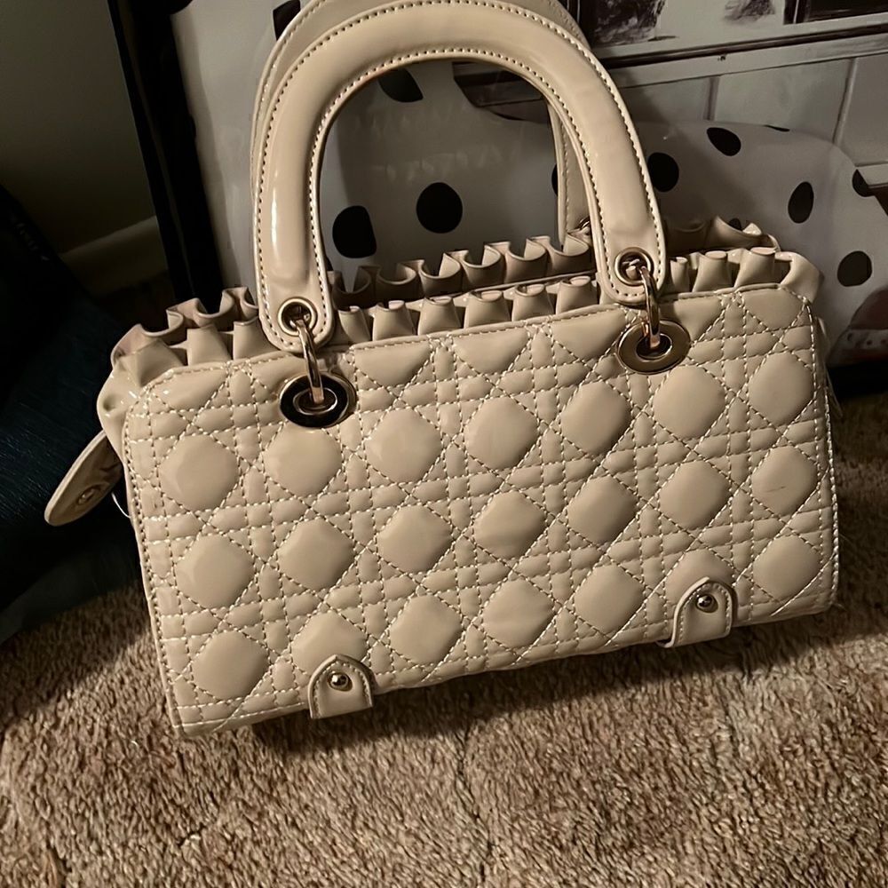 Cream Ruffled Quilted Handbag 